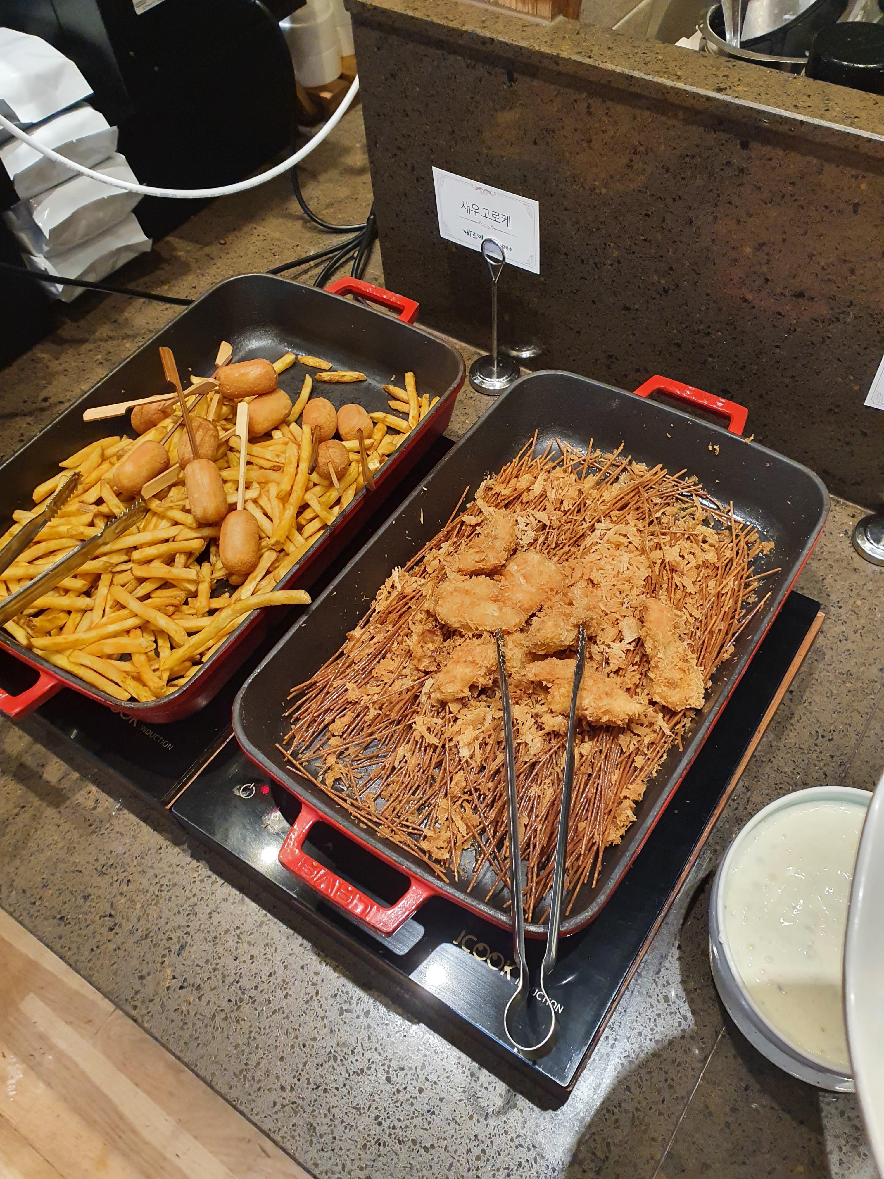 관저동 바르미샤브샤브 샐러드바 핫도그, 생선가스 사진