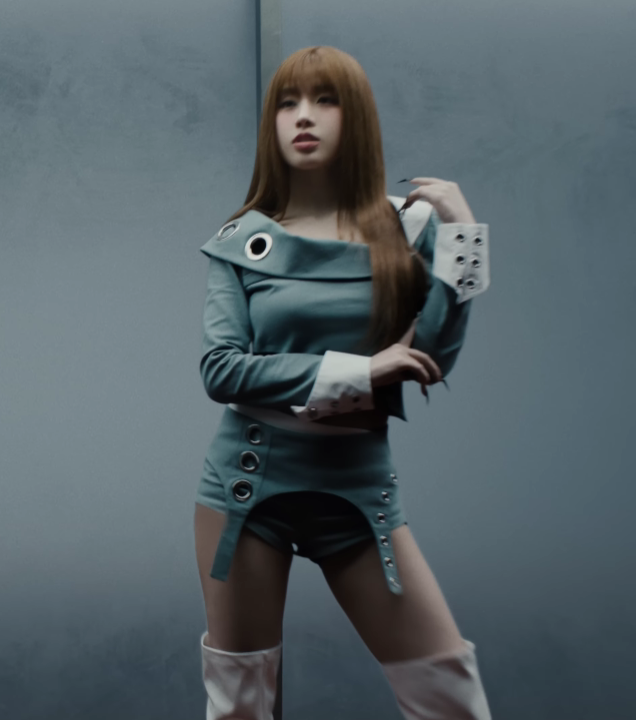 KISS OF LIFE Lips Hips Kiss