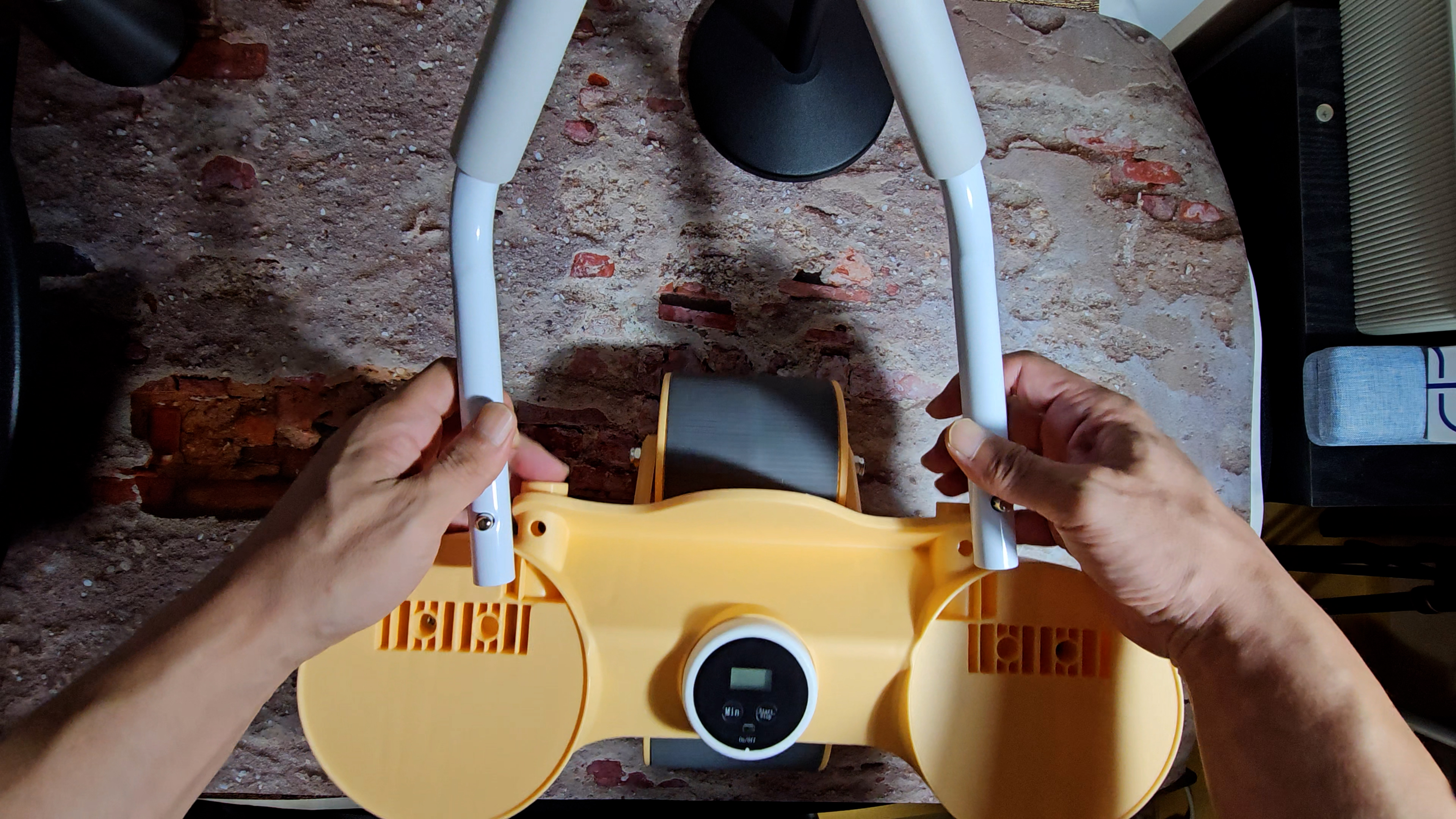 복부운동휠과 핸들 사진