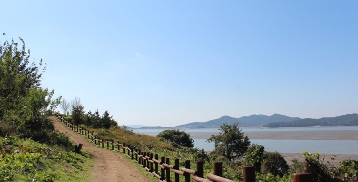 예단포둘레길 해안산책로 전경