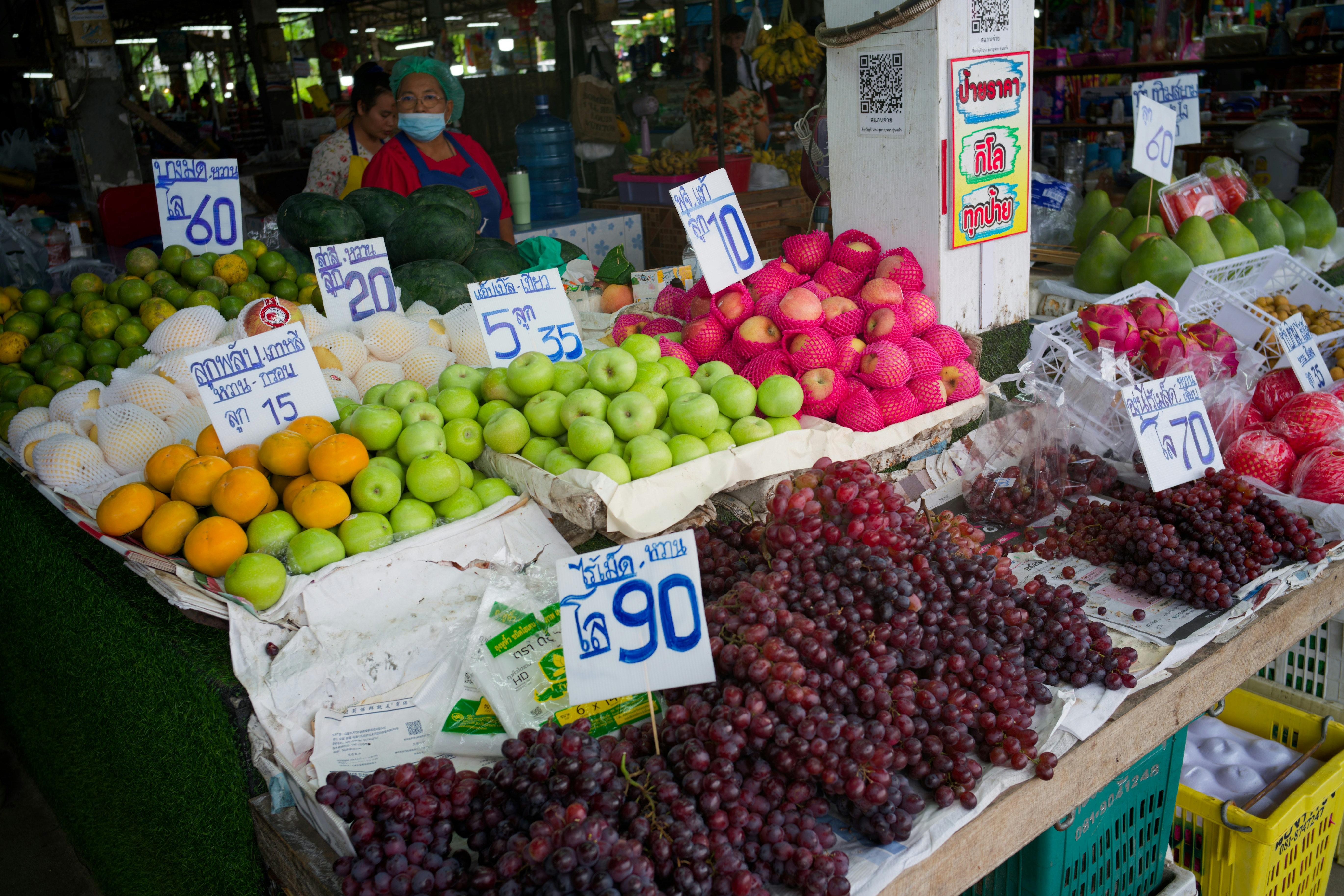 전통시장에서 장보는 모습, 소비쿠폰 사용 예시