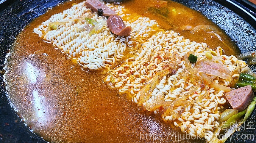 김가네-부대찌개-라면-사리-2