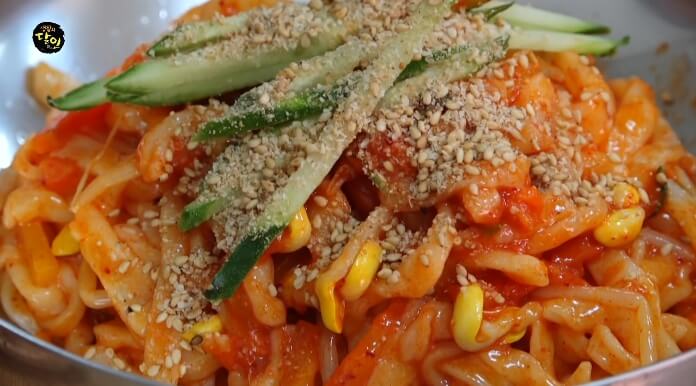 비빔칼국수