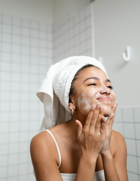 여드름 피부 관리법｜피부과 안 가고도 맑은 피부 만드는 7가지 실천법