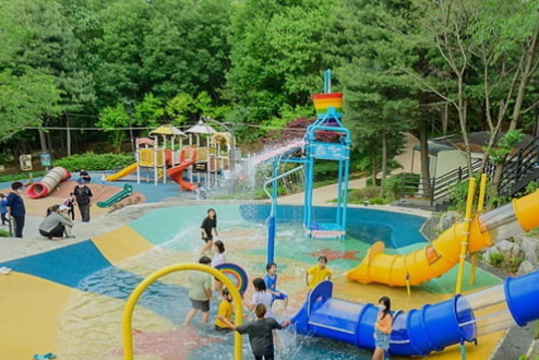 아파트 물놀이터 비키니