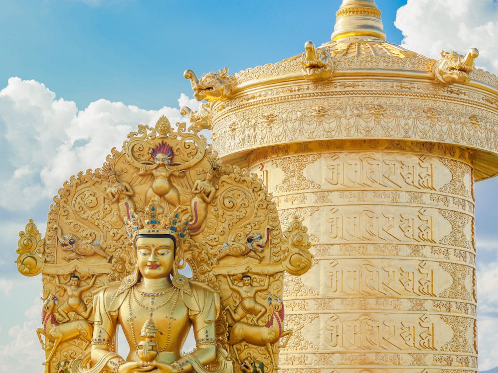 고대 티베트 문자와 종교적 서사