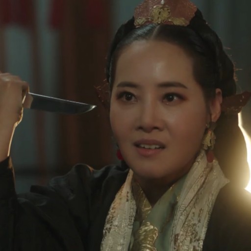 자신이 당골네 최씨이며 환혼됐다 밝혀지자 폭주한다.<환혼>