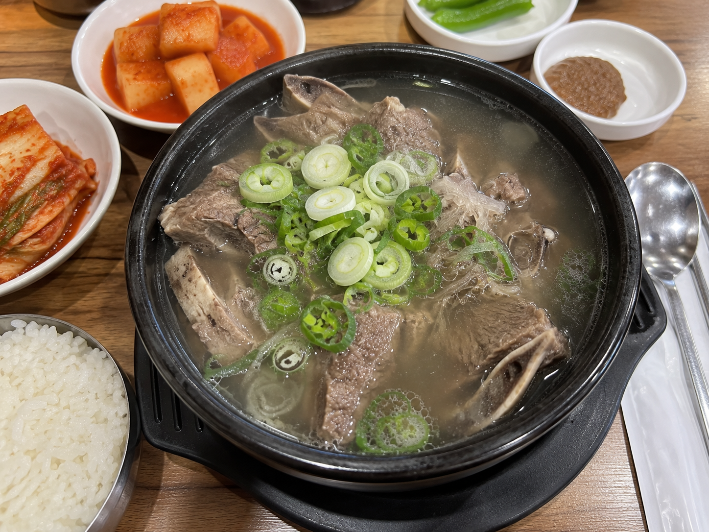부드러운 수제 갈비탕