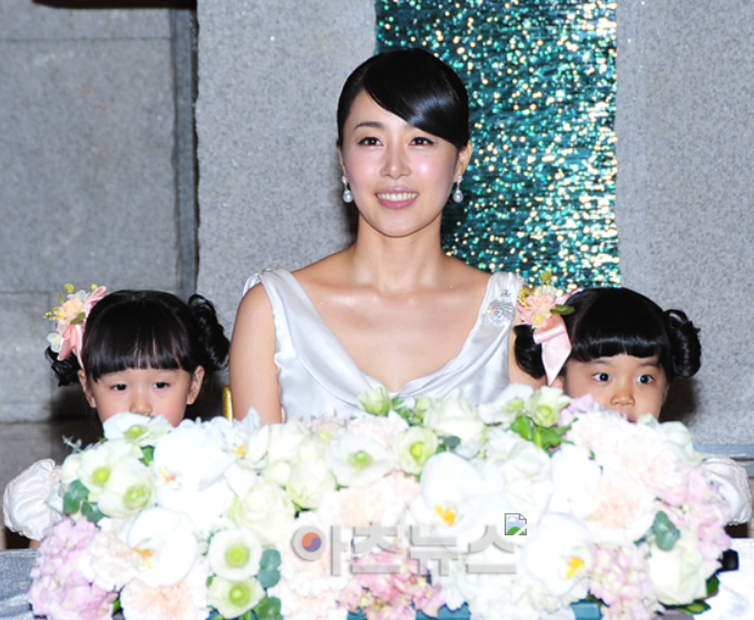  배우 문정희 프로필│나이 학력│결혼과 남편 이야기│프랑스 유학과 외국어 실력│드라마&middot;영화 작품과 2025년 최신 근황 정리