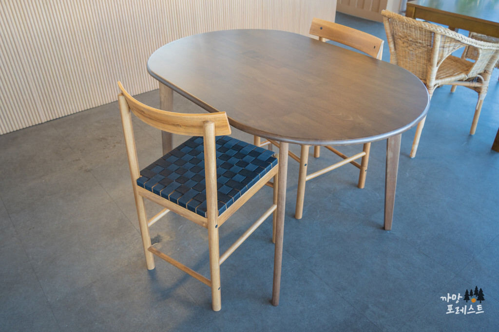 파주 논밭 카페 테이블