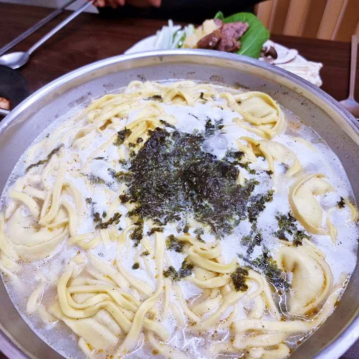 6시내고향 강원 철원 만두전골 만두소에 무우가 들어간 손만두 버섯전골 맛집 오늘 방송 추천 