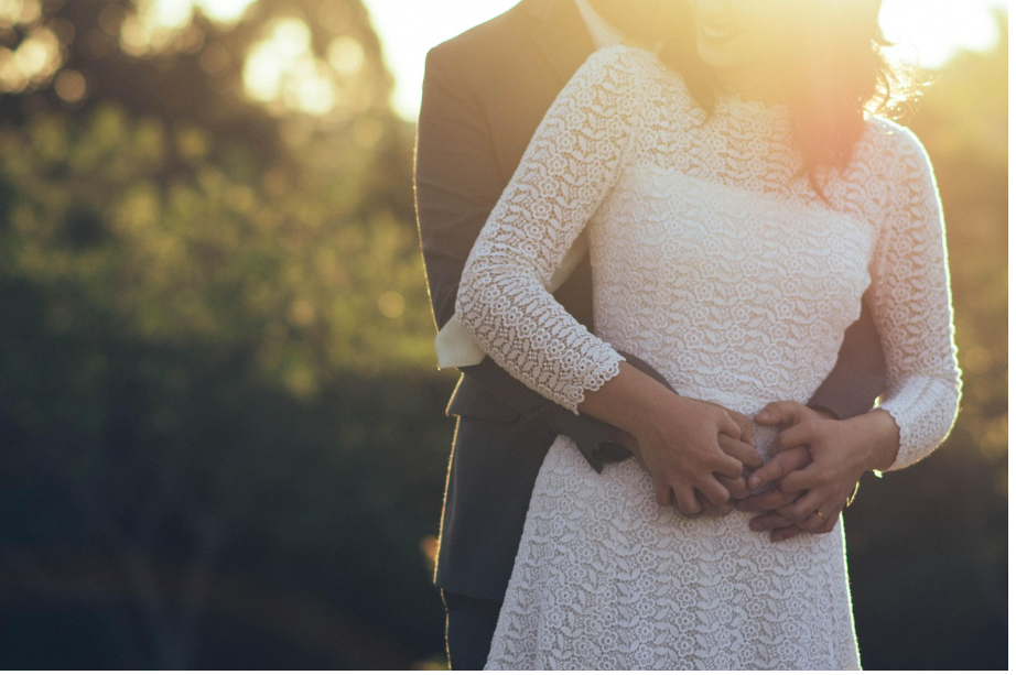 사랑하는 남녀 이미지