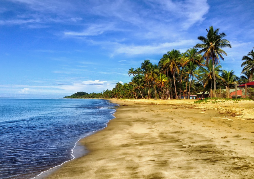 올해 주목할 여름 여행지 TOP5: 열대 섬, 해양 스포츠