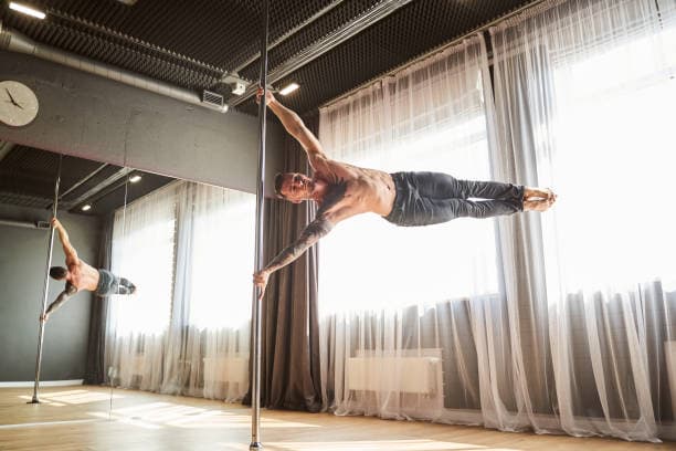 폴댄스 부상 예방 가이드: 어깨·손목 통증을 줄이는 구조적 관리 전략