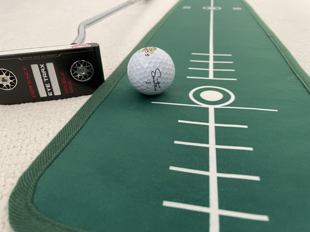 골프-퍼팅-연습기-및-다이소-퍼팅매트-확대사진