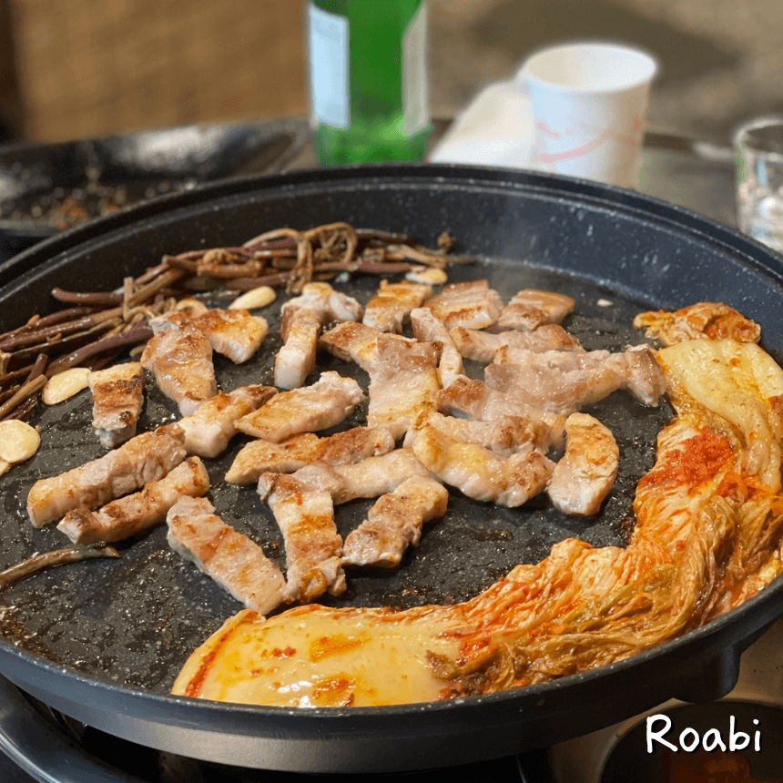 이 집만의 꿀 조합: 고기 + 고사리 + 김치