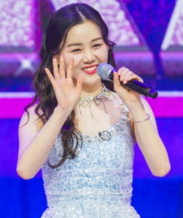가수 나영