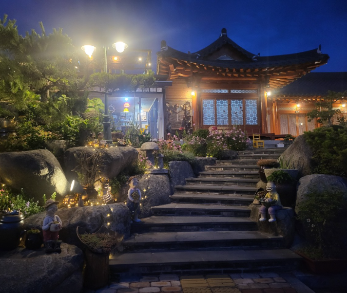 생생정보 가수 홍경민의 전남 함평 나비대축제 한옥전원마을 화랑식당 바나나 생태나라 정보