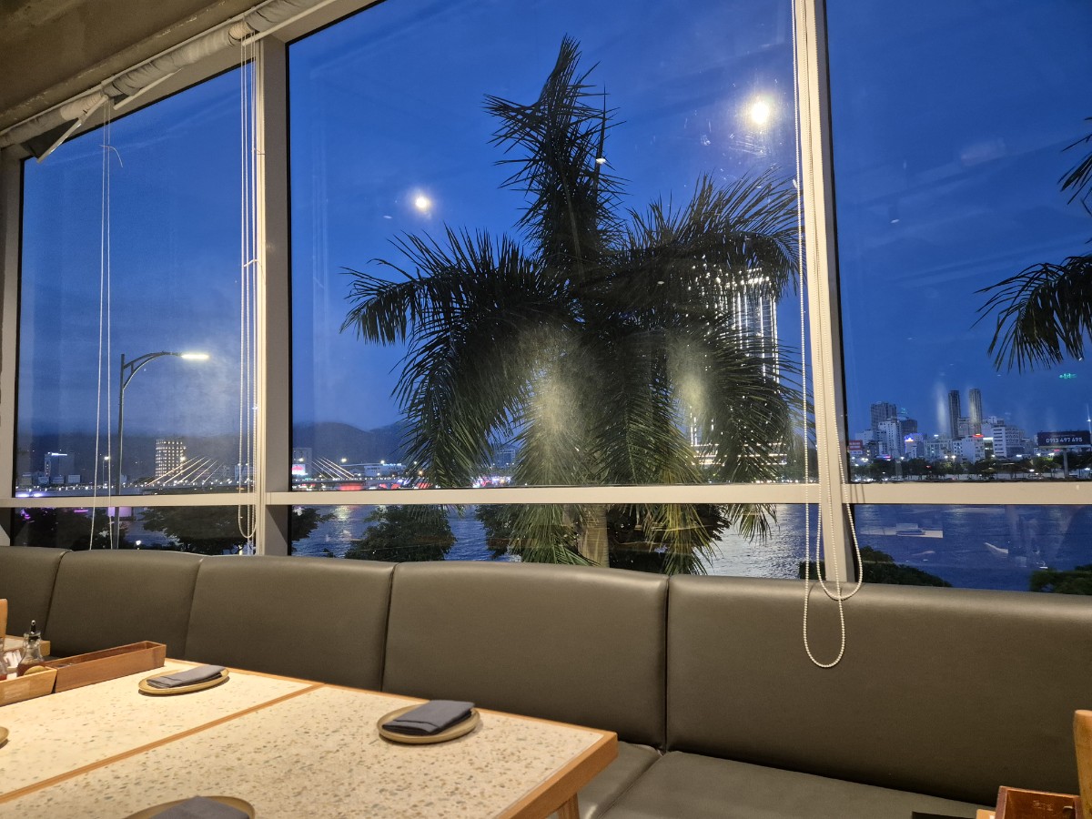 피자4P's(피자포피스) 야경