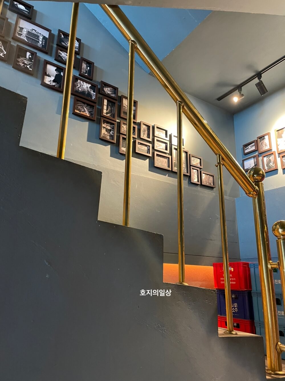 별돈별 협재해변점 - 매장 올라가는 계단