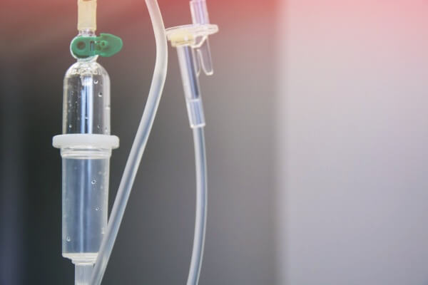 병실에-있는-수액