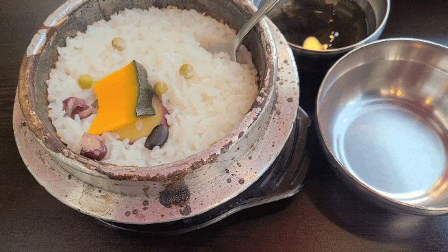 우성-기사식당-돌솥밥-덜기