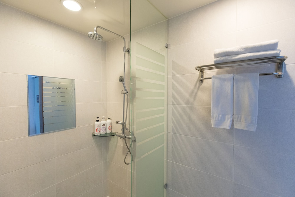 &ldquo;로사나 부띠끄 호텔 마이리얼트립 특가! 잠실 롯데월드&amp;석촌호수 도보 부티크 숙소 완전정복&rdquo;