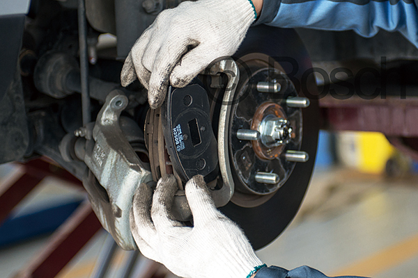 마모된 브레이크 패드