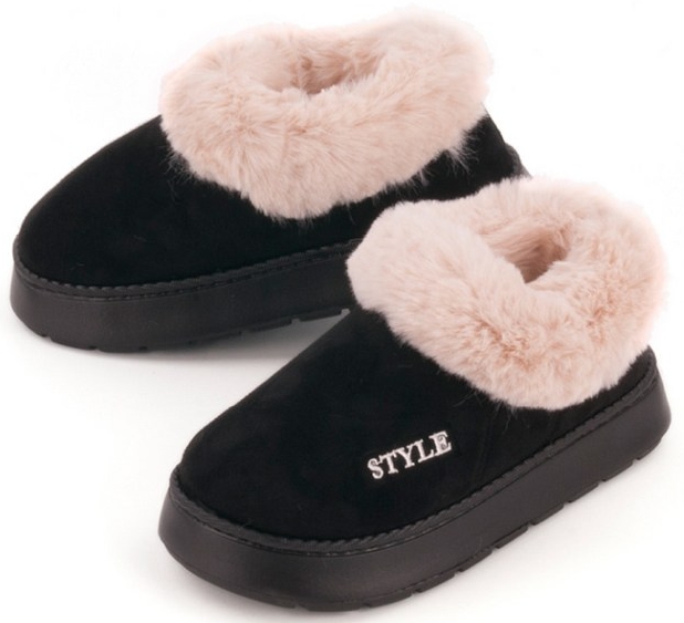 겨울 여행 시 필수 아이템 털 부츠