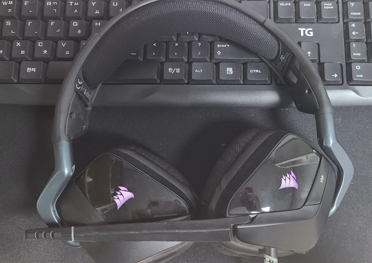 커세어-헤드셋-전원-on-빛