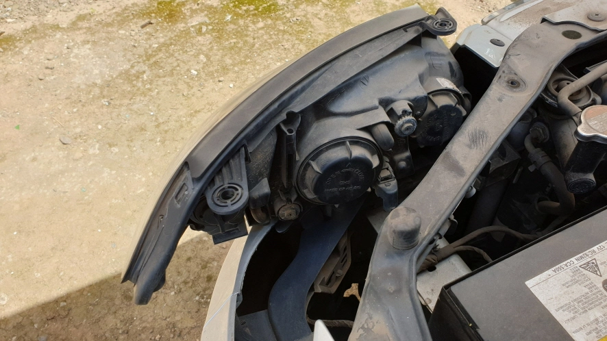 등화장치 본체 끼우는 방향