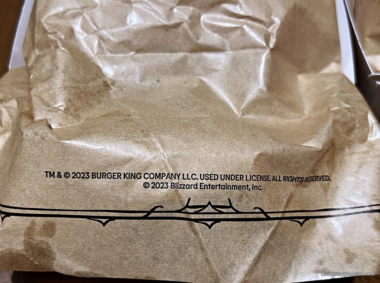 디아블로4 HELL로 버거킹 콜라보 종이 포장지에 적힌 버거킹과 블리자드 카피라이트
