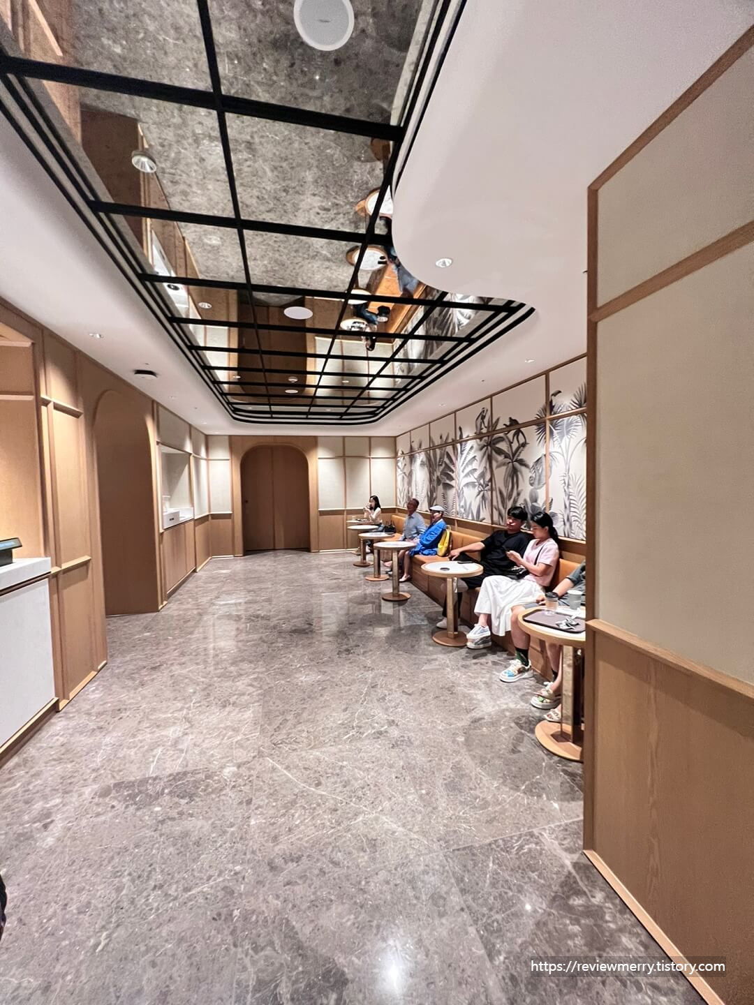 입구 좌석 사진