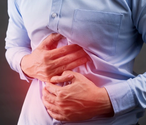 명치 통증 원인 12가지 및 명치가 아픈 증상 병원 약 정보 총정리