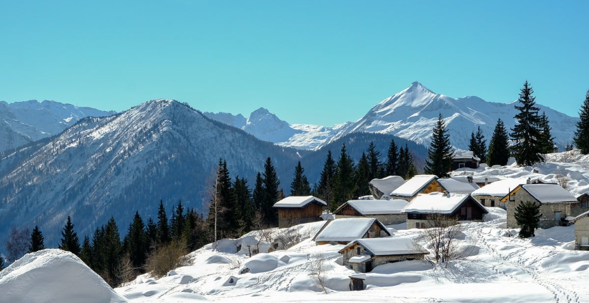 대도시 vs 자연 속 겨울 여행지: 뉴욕, 알프스, 아이슬란드