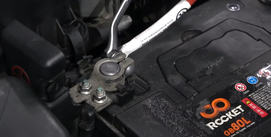 자동차-배터리-마이너스단자