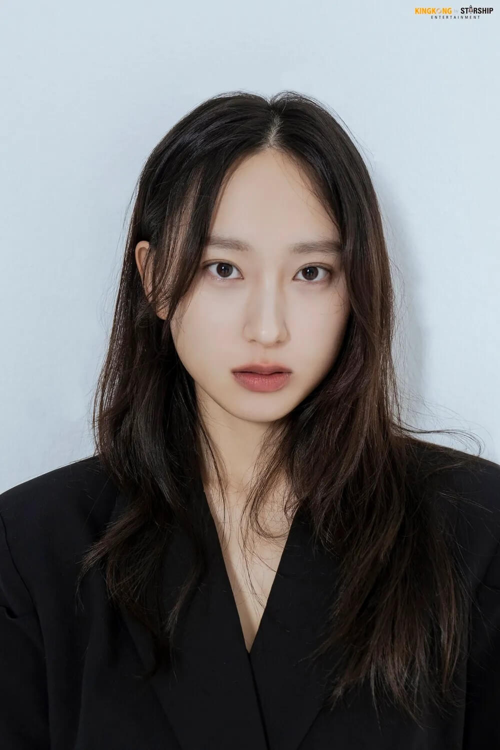 법정드라마 서초동의 류혜영의 홍보 포스터로 배문정 역을 맡게 되었습니다.
