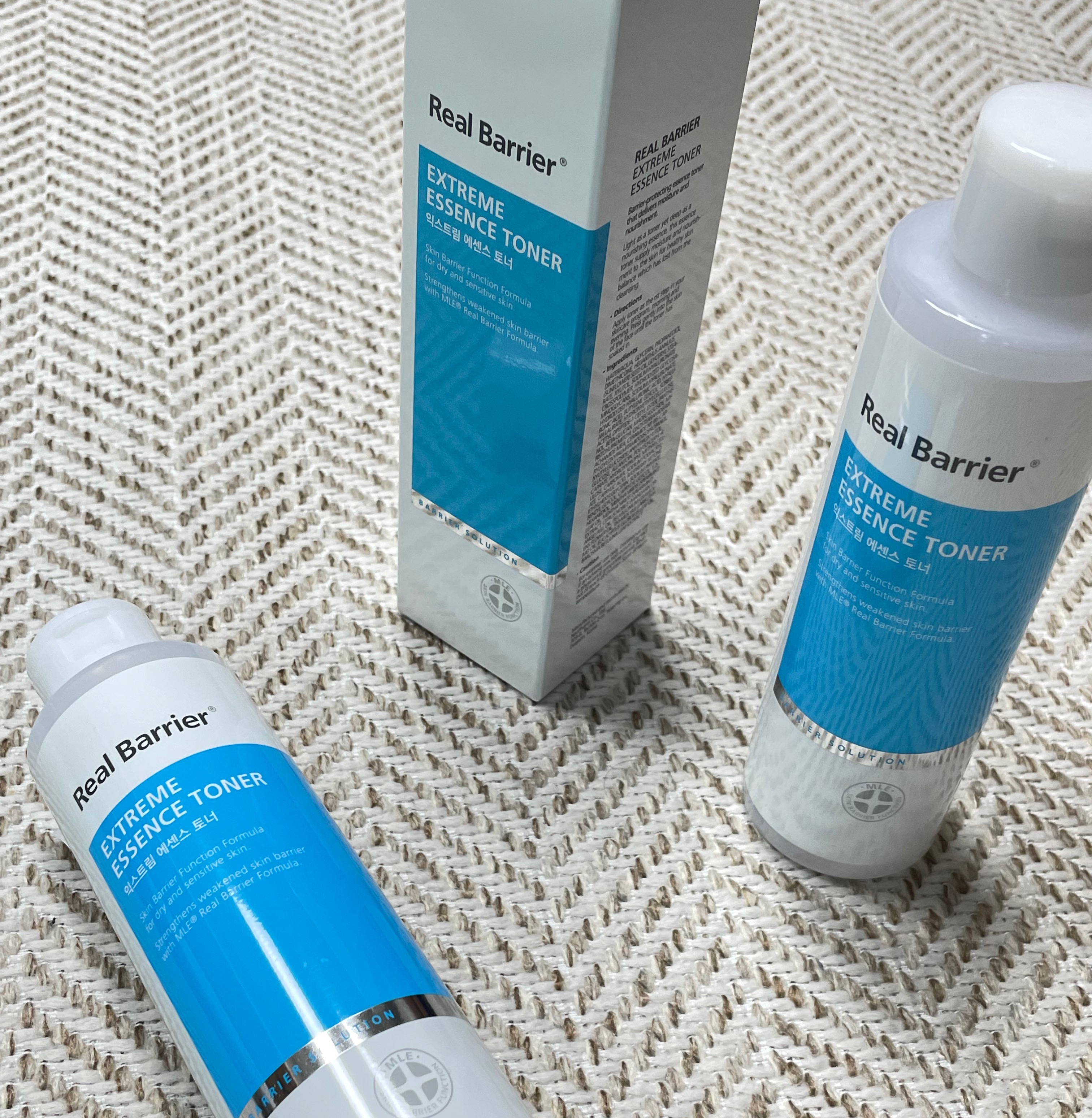 리얼베리어 익스트림 에센스 토너 사진