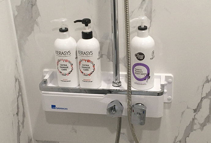 디올호텔-화장실-린스-샴푸-등