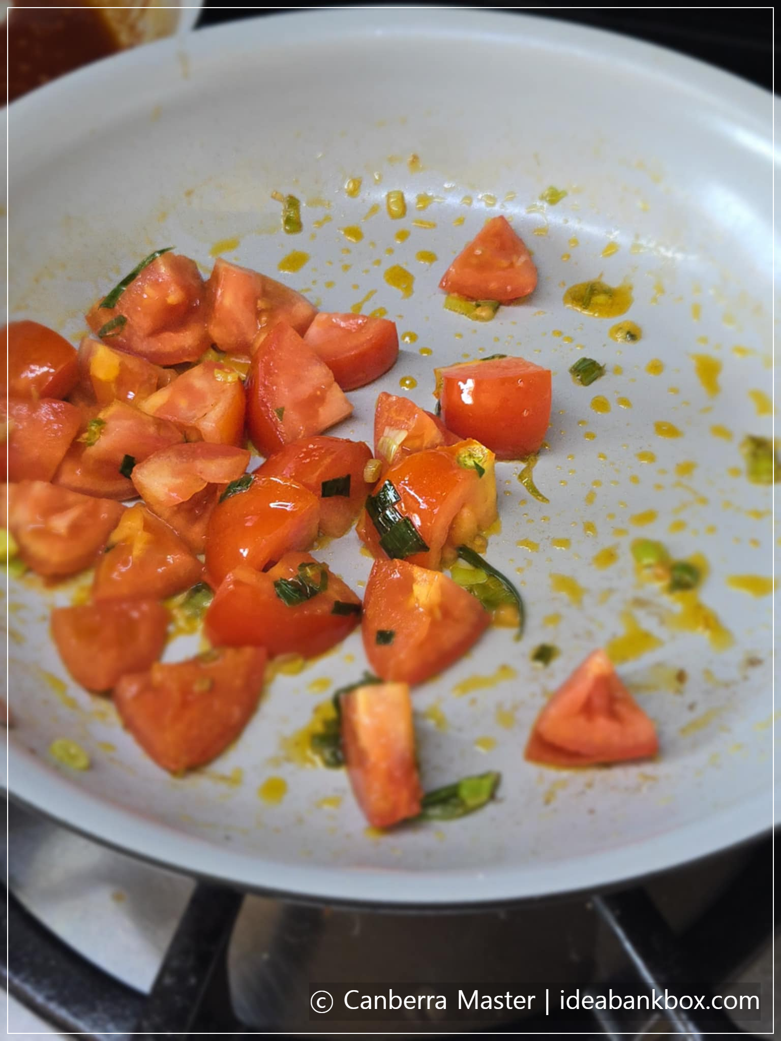 파랑 토마토 볶기