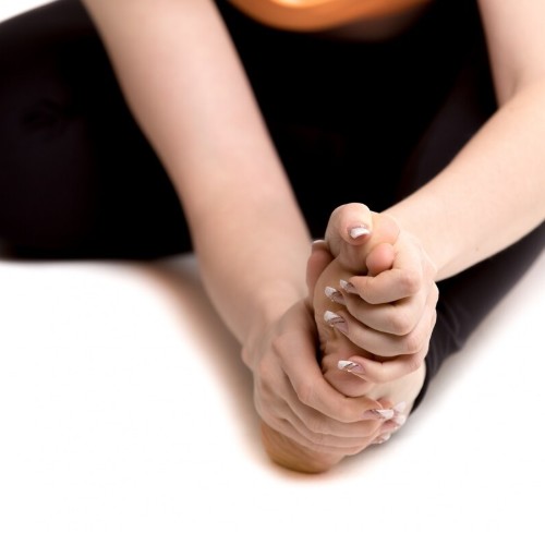 엄지발가락 통증 – 원인 및 치료법