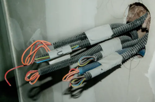 아파트 전기 케이블