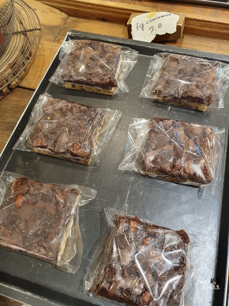 쿠라우니 신사역 디저트