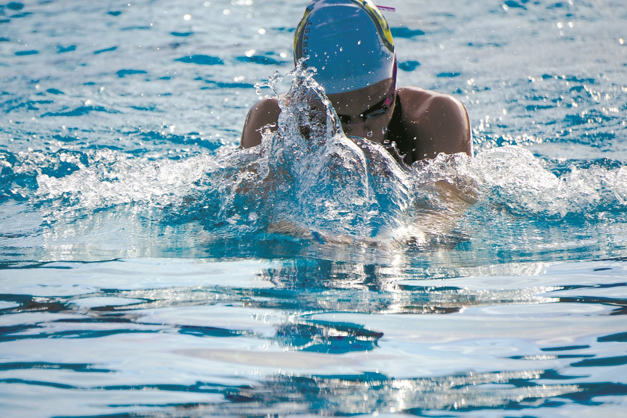 수영 초보자에게 가장 쉬운 영법과 그 이유