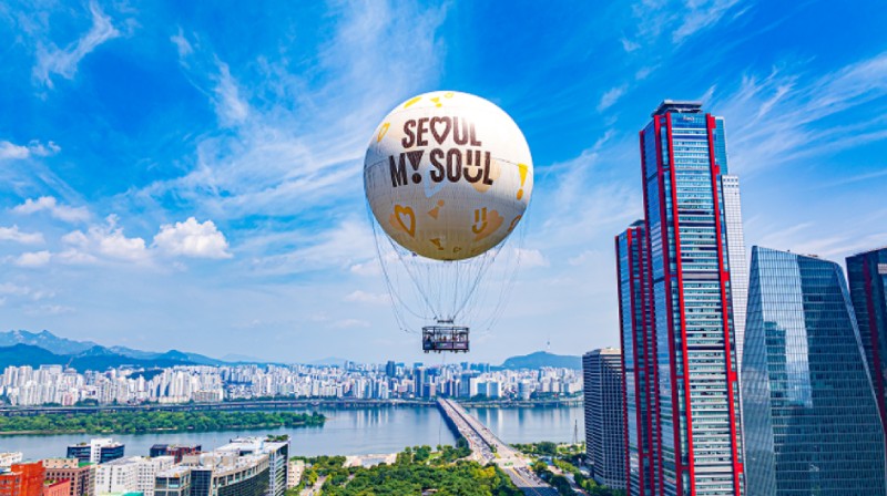 서울달(기구)이 떠 있는 모습