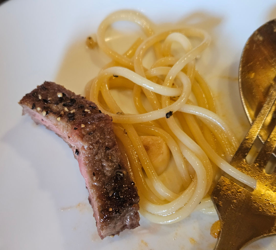 하도핑크 부채살 스테이크 오일 파스타