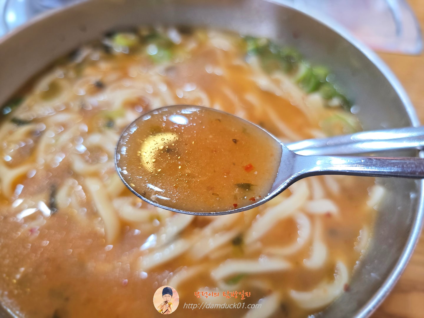 얼큰닭칼국수