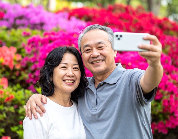 황매산철쭉축제 축제장에서 인생샷 찍는 사람들