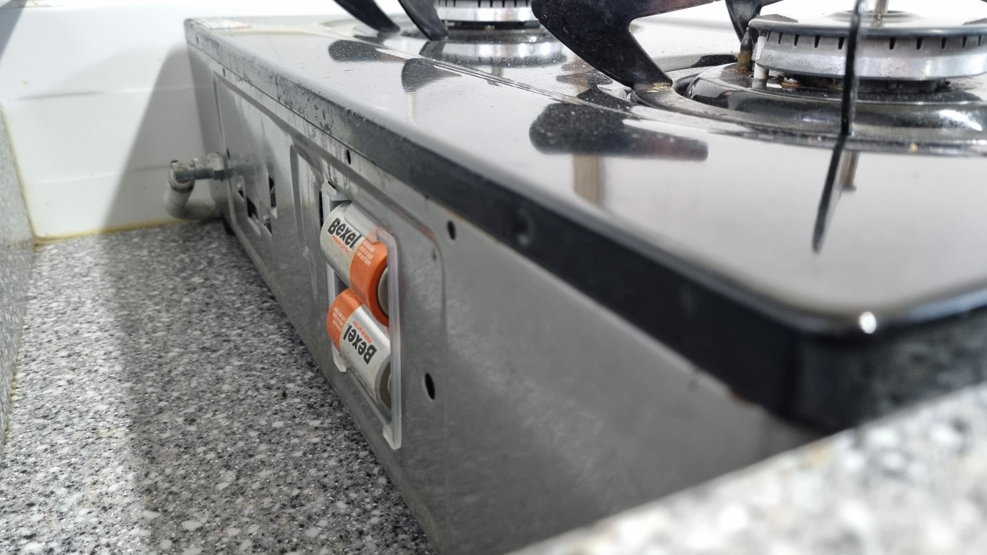 일반 가스레인지 배터리 위치