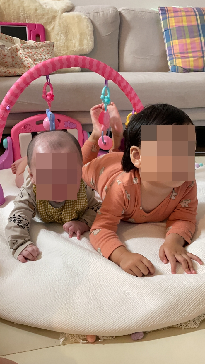 생후 4개월 아기의 발달 모습과 터미타임